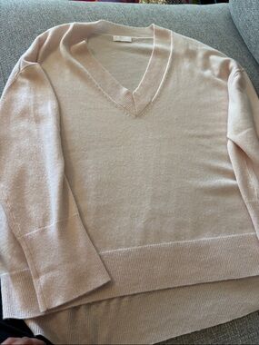 Classic V-Neck Sweater in Light Blush